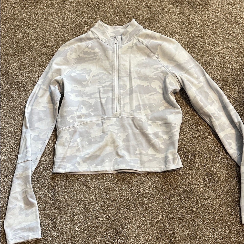 Lululemon Gray Camouflage Long Sleeve Top 1/4 zip size 6
